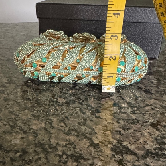 Gold and pale Green high quality Embellished Clutch NWT - Picture 11 of 13